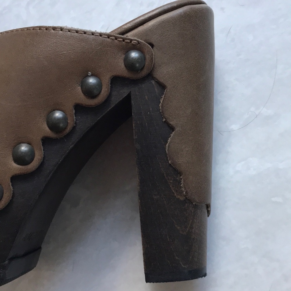 Stuart Weitzman Platform Slides Brown Leather S6 - image 4